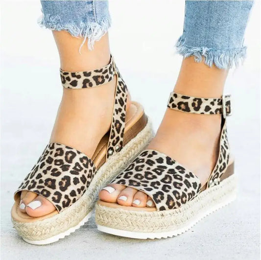 Stijlvol & Comfortabel – De Perfecte Sandalen voor de Zomer!